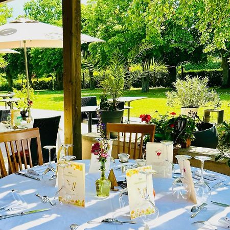 Hotel Poste Et Champanne Бриуд Екстериор снимка
